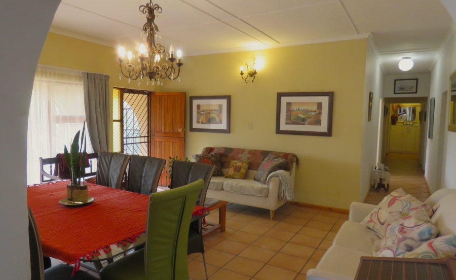 5 Bedroom Property for Sale in Uniondale Western Cape